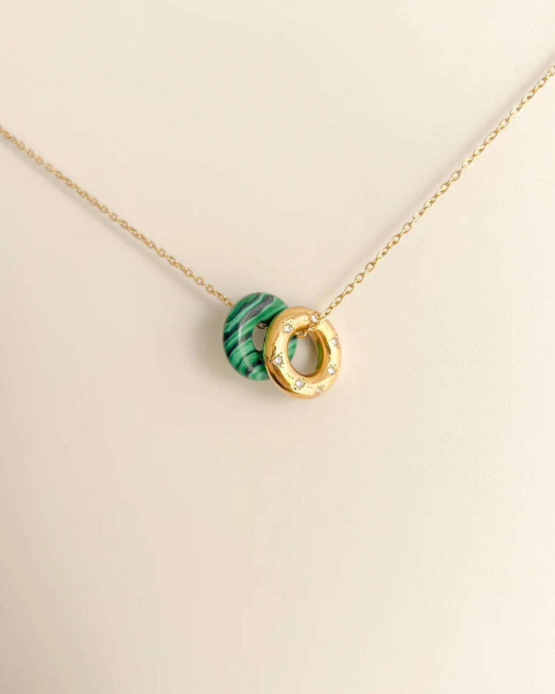 KIT BEST SELLER: Collar Malú + aretes de cuarzo medi