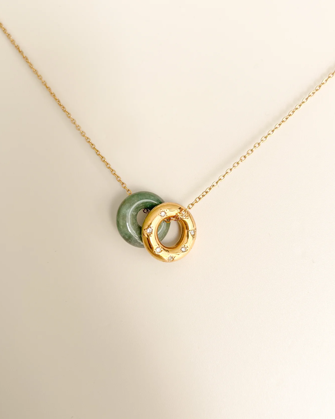 KIT BEST SELLER: Collar Malú + aretes de cuarzo medi