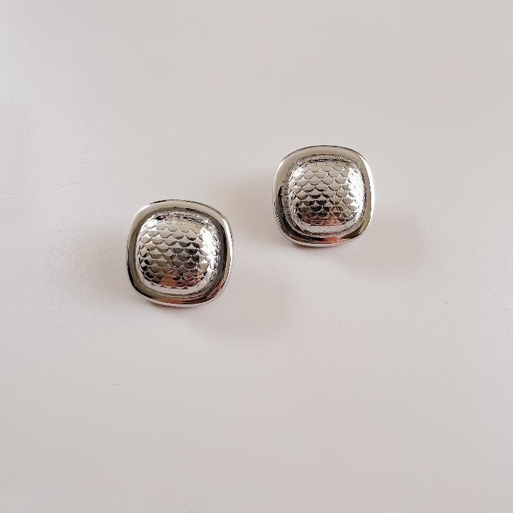 Aretes Bee