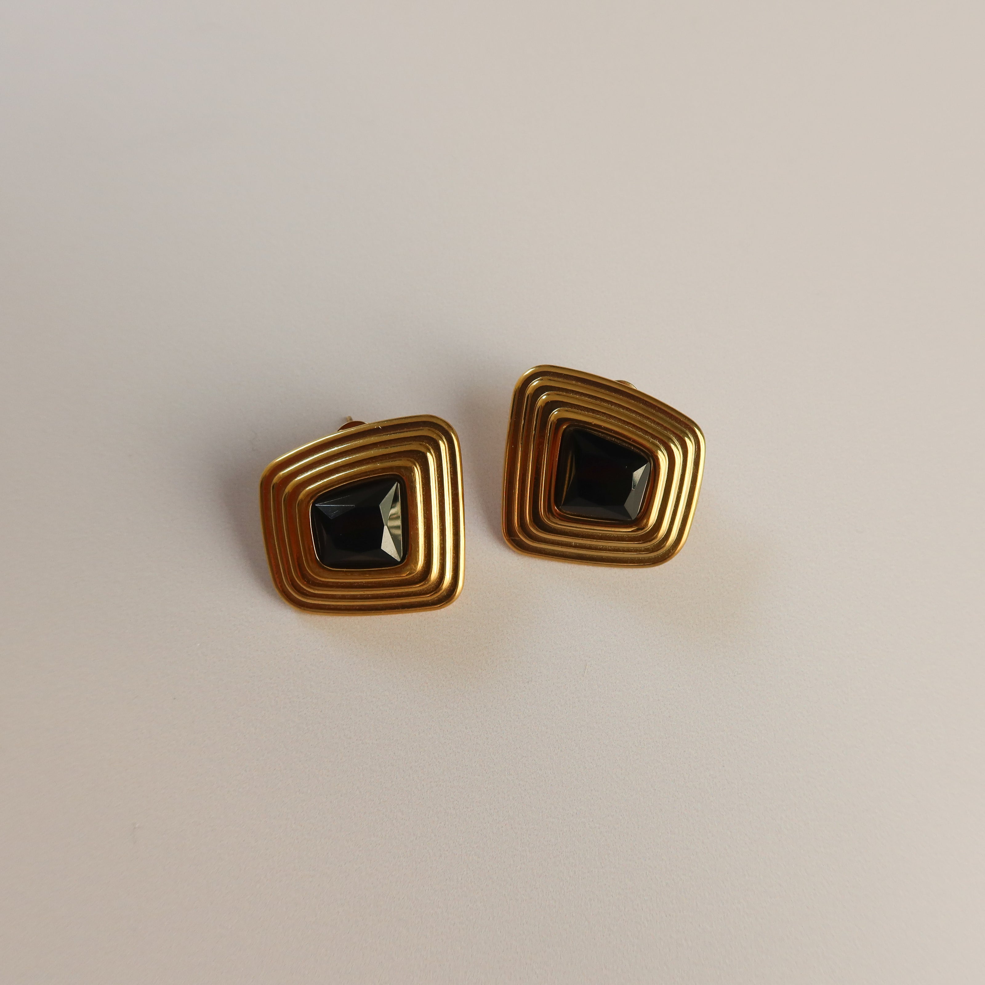 Aretes Renata Negro