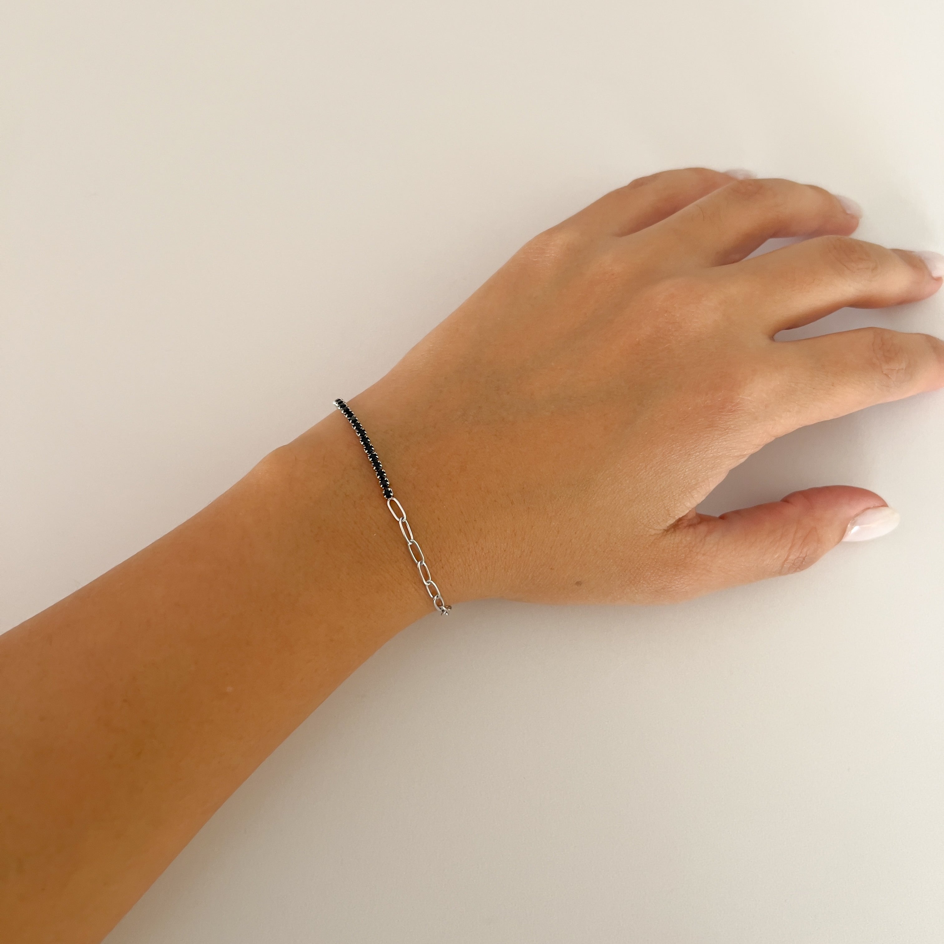 Pulsera Brillo Negro Cadena Plata
