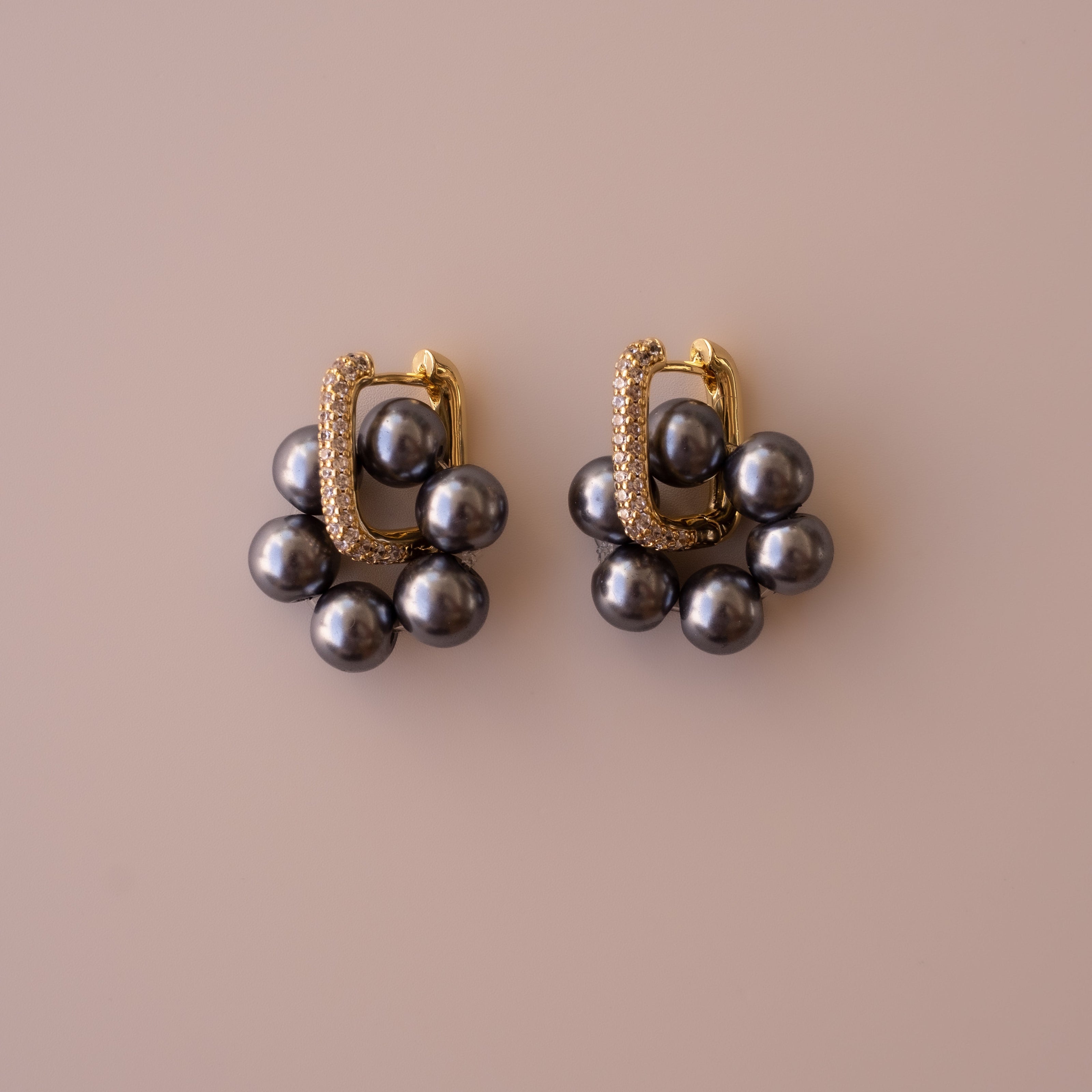 Arete Black Bloom