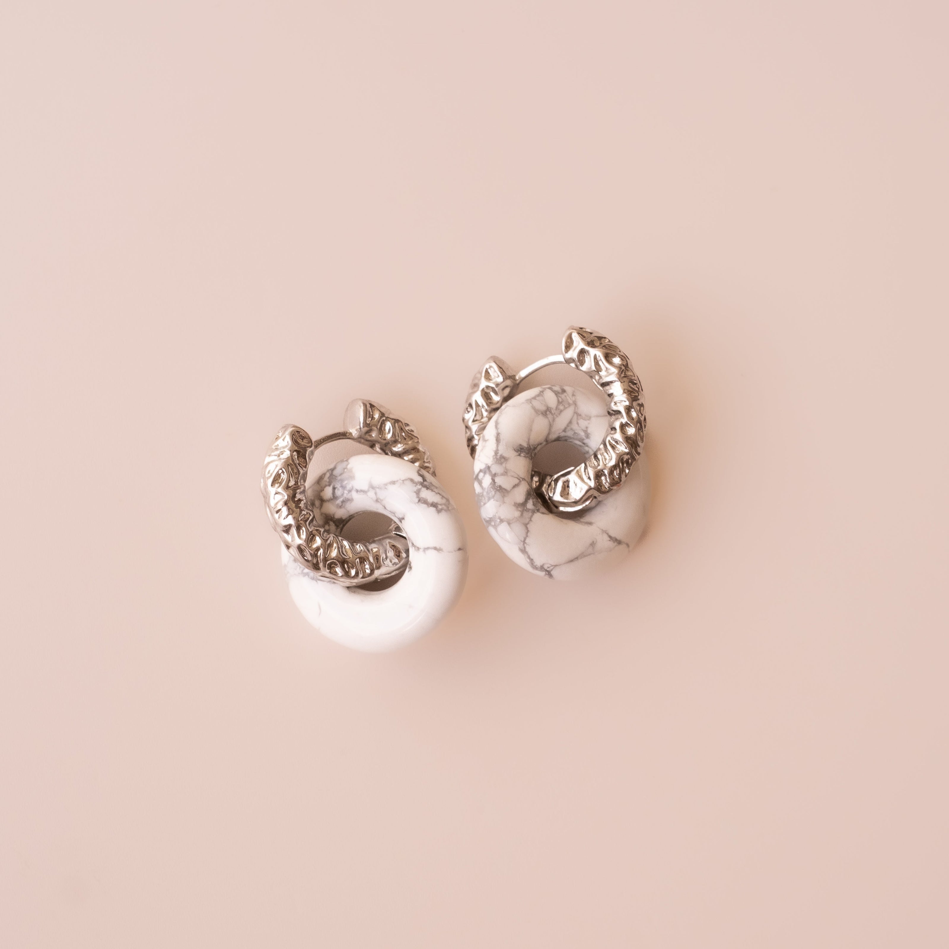 Arete Howlita Big